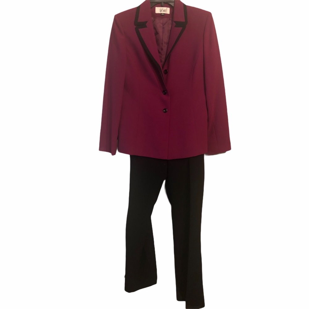 Ladies suit 8| Le Suit pants / jacket combo NEW with $270 TAGS!
